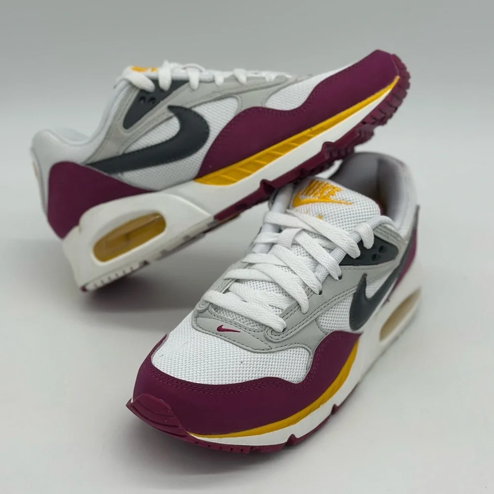 Nike White and Purple Sneakers with Air Cushion